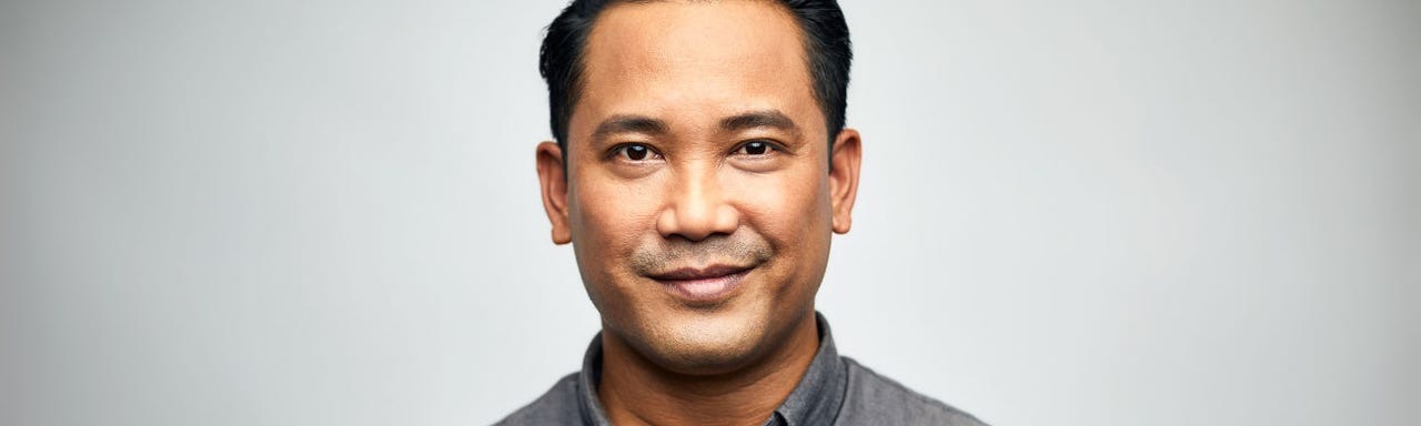 Mulher em conversa com o médico