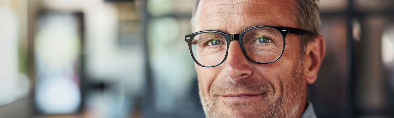 Mulher em conversa com o médico