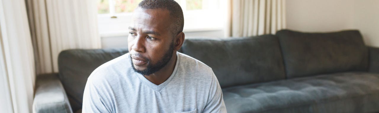 Mulher em conversa com o médico