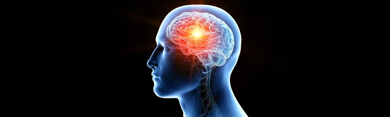 Mulher em conversa com o médico